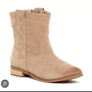 Toms Laurel Suede Ankle Booties